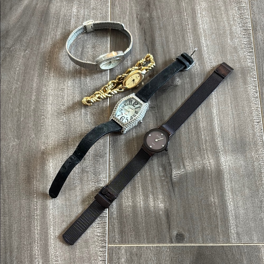Set of 4 watches